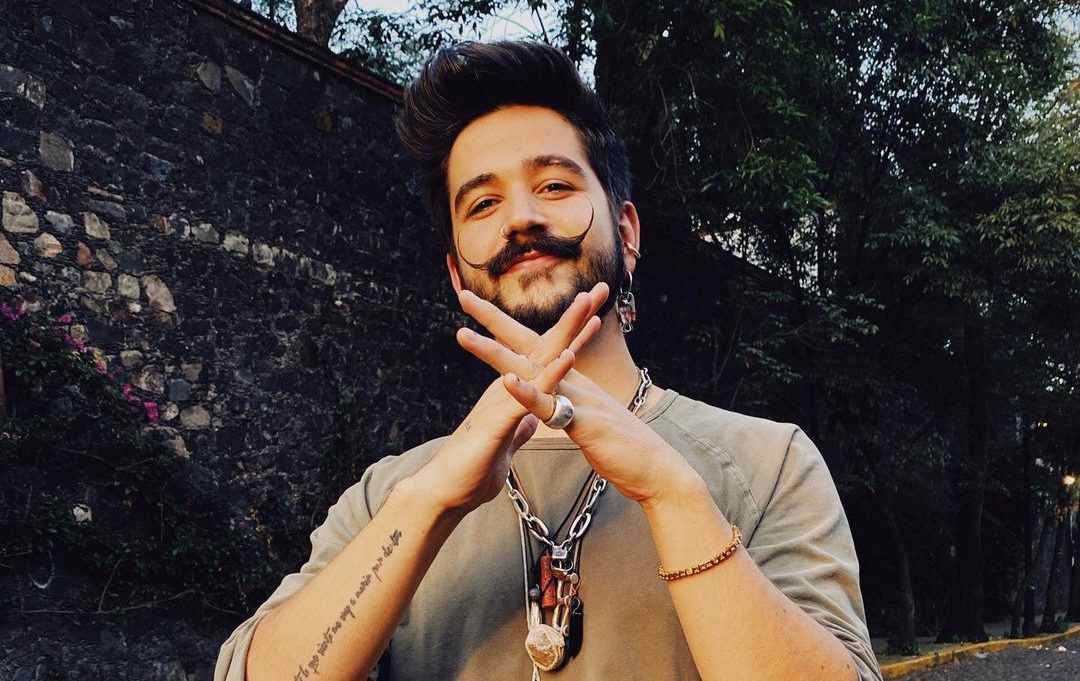 CAMILO REVELA QUE ELIMINÓ UN VERSO DE “ROPA CARA” PARA NO “INVOLUCRAR” A SU SUEGRO