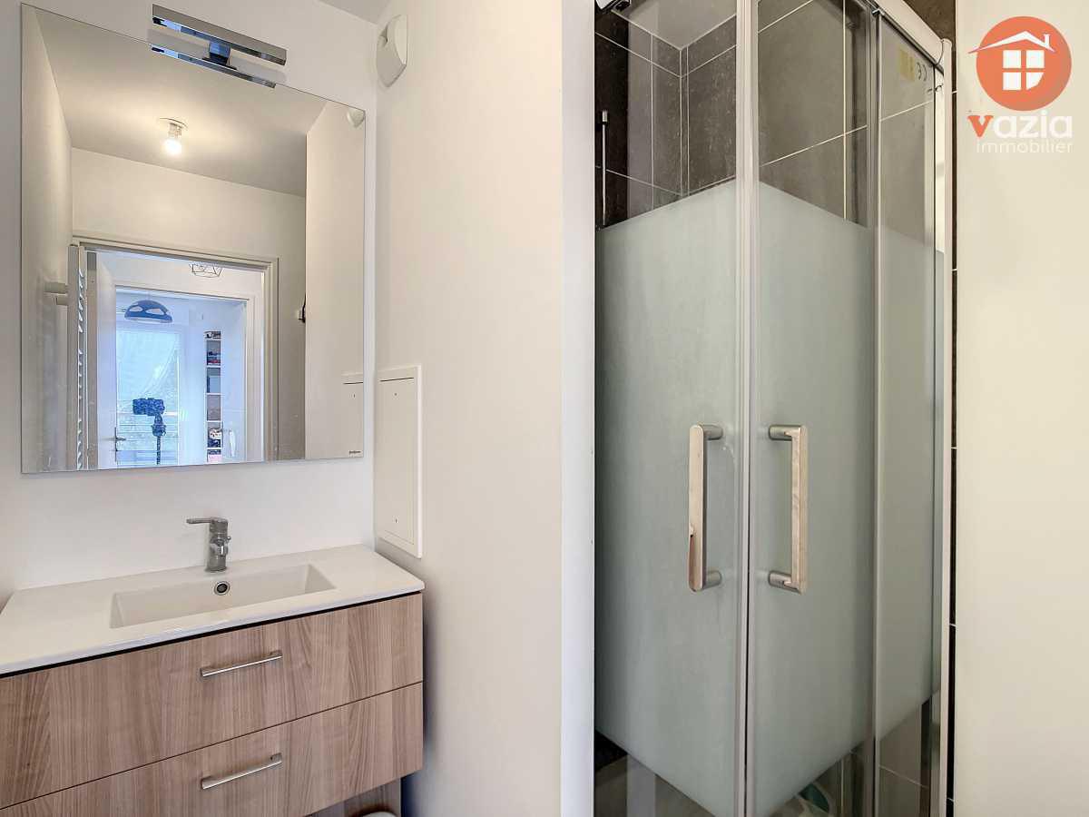 PUTEAUX proche Eco quartier Appartement 4 pièces au calme avec vue sur jardins