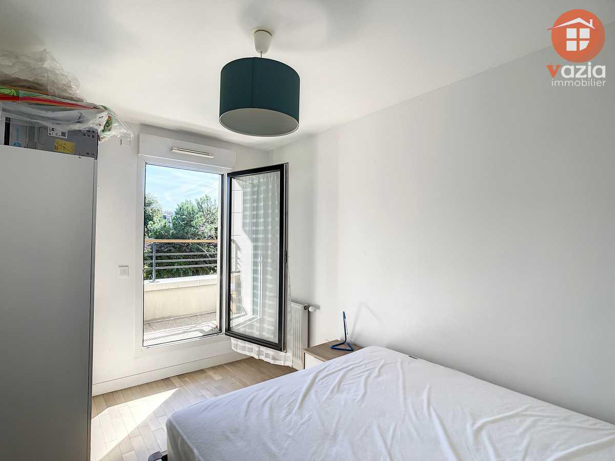 PUTEAUX proche Eco quartier Appartement 4 pièces au calme avec vue sur jardins