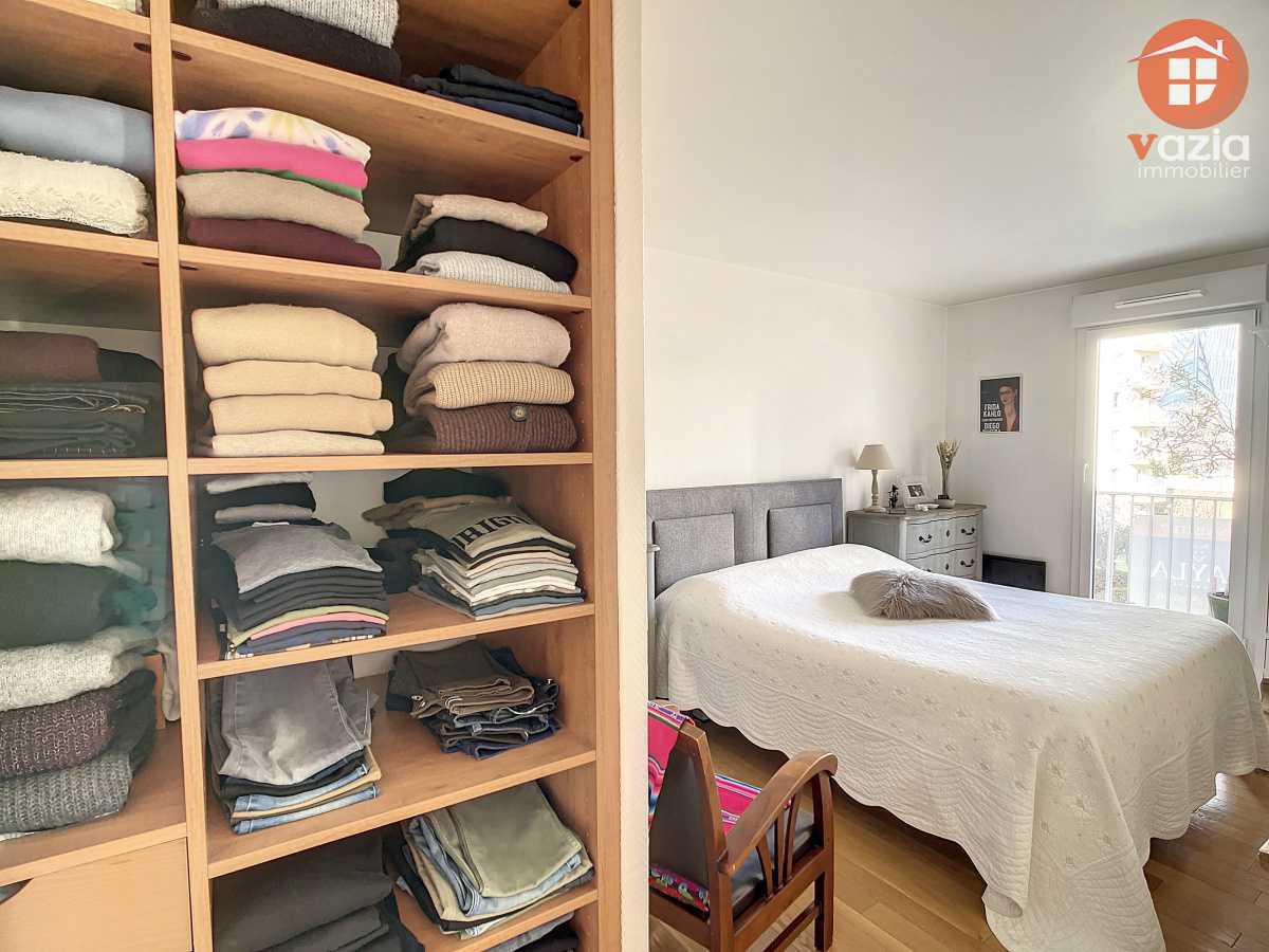 Appartement Puteaux 4 pièce(s) 90,03 m2 Carrez