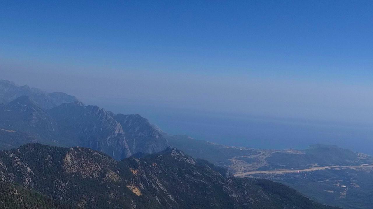 Вид на горы с высоты - Адана