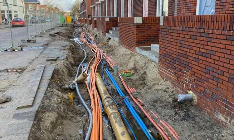 Werkzaamheden van Brabant Water en Enexis tussen het spoor en de N65