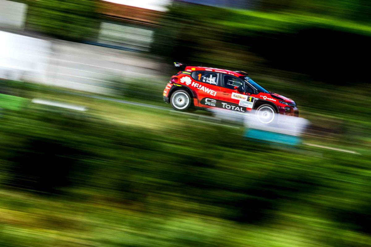 Pepe López toma la delantera a José Antonio Suárez Pepe López toma la delantera a José Antonio Suárez