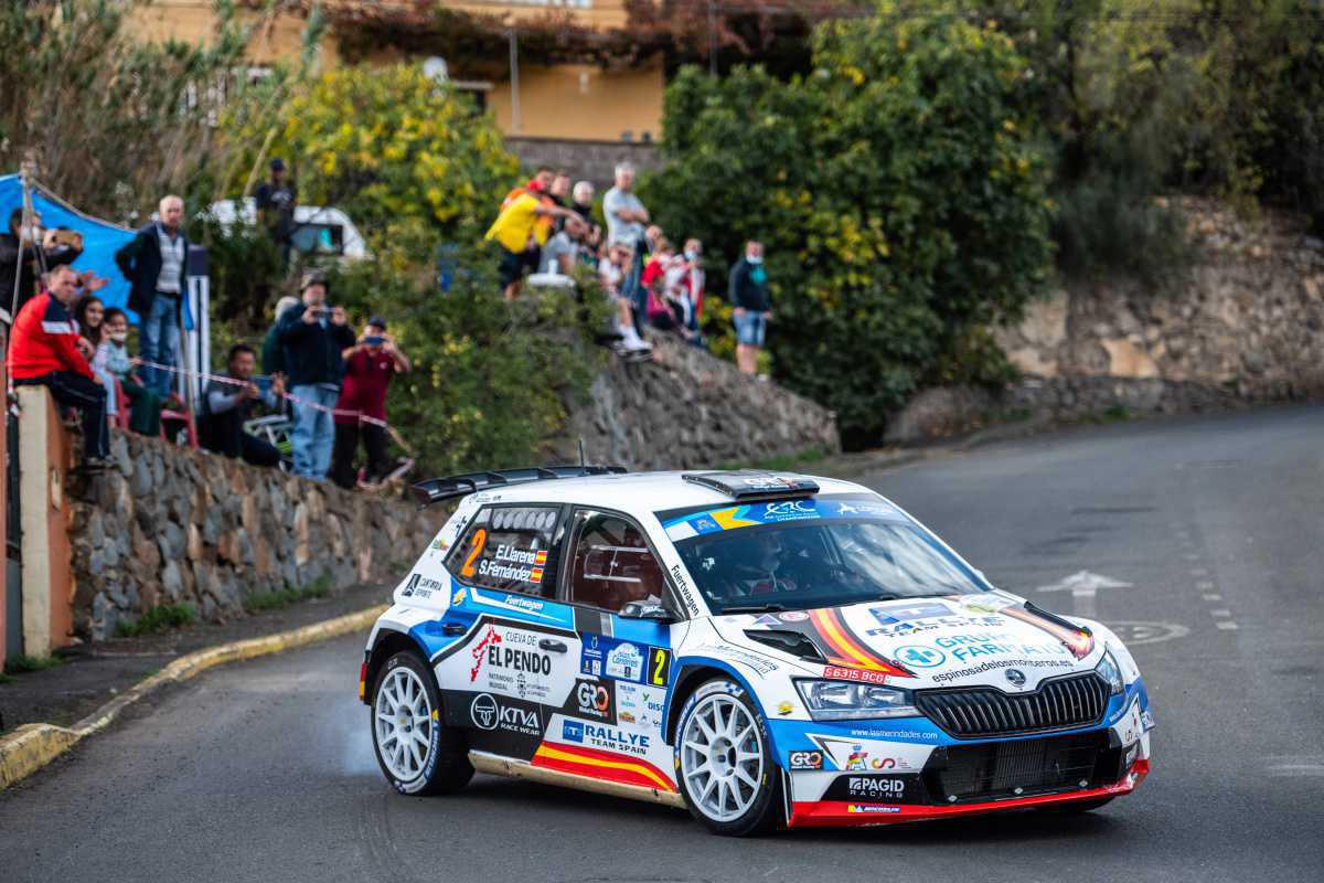 Efrén Llarena lidera una igualada lucha Efrén Llarena lidera una igualada lucha