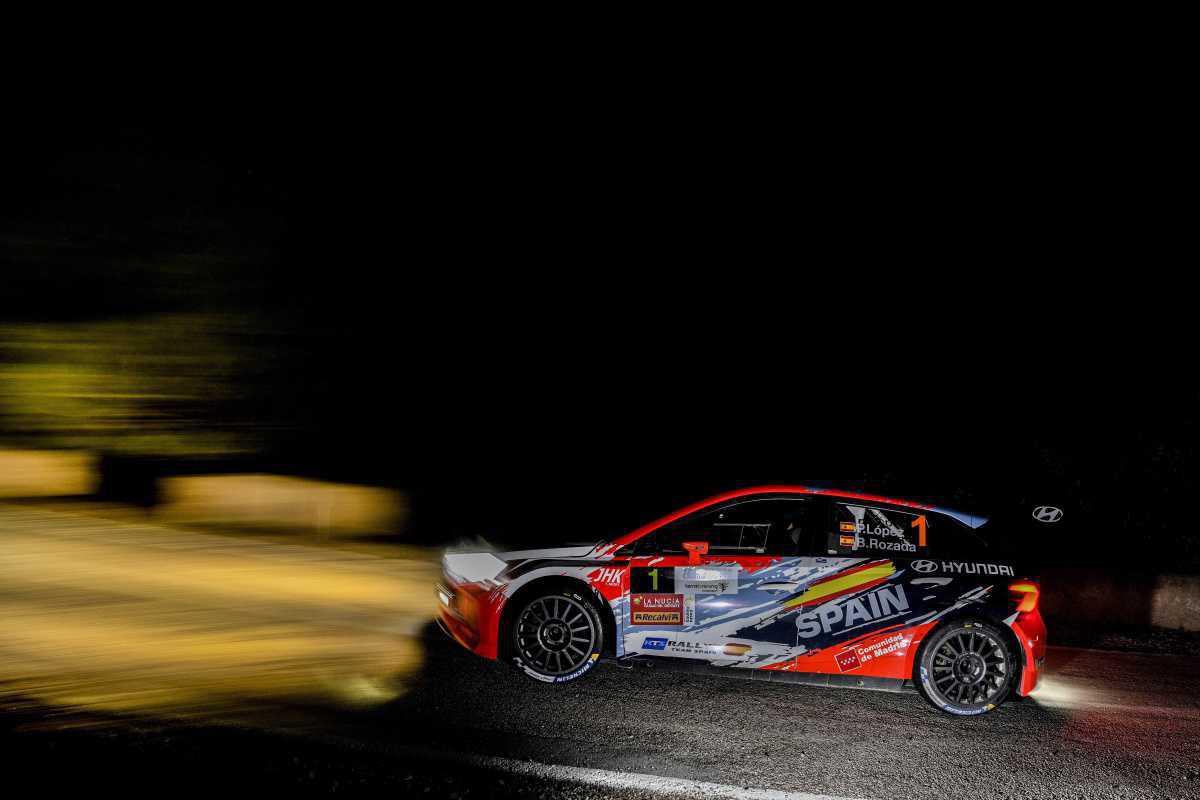 Pepe López al frente por un estrecho margen sobre Alejandro Cachón Pepe López al frente por un estrecho margen sobre Alejandro Cachón