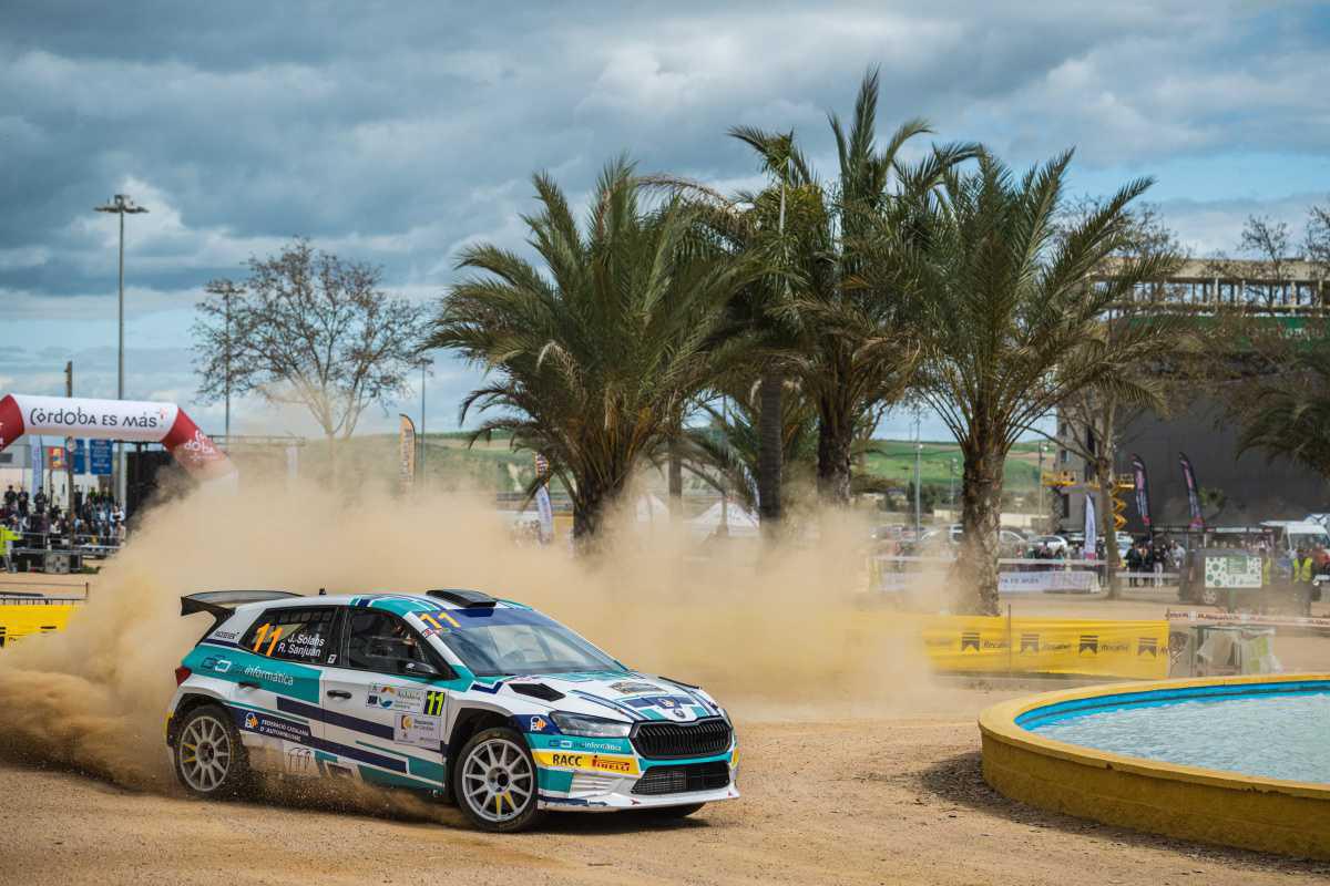 Jan Solans encabeza una intensa pugna con Pepe López e Iván Ares Jan Solans encabeza una intensa pugna con Pepe López e Iván Ares