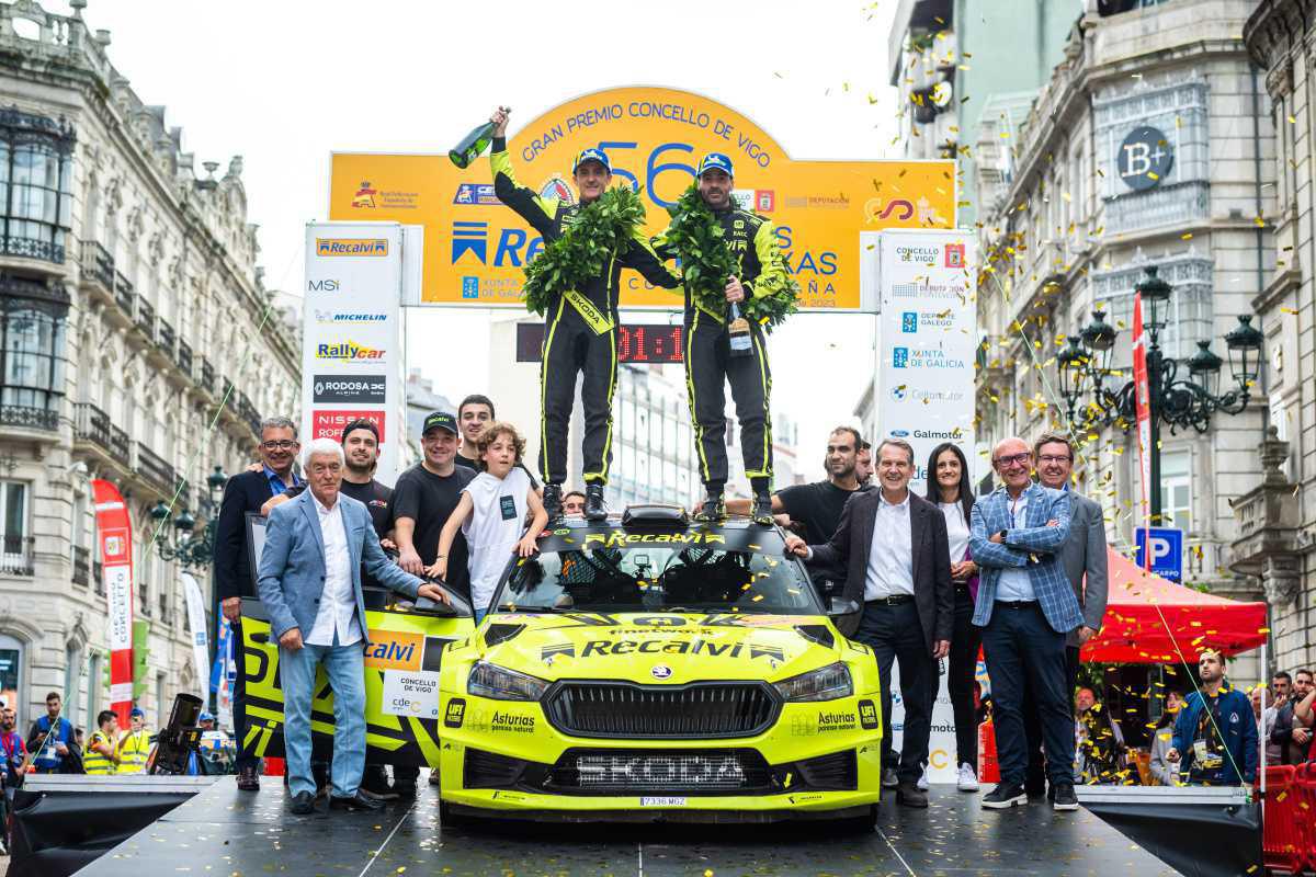 'Cohete' Suárez repite victoria en el Rallye Recalvi Rías Baixas 'Cohete' Suárez repite victoria en el Rallye Recalvi Rías Baixas