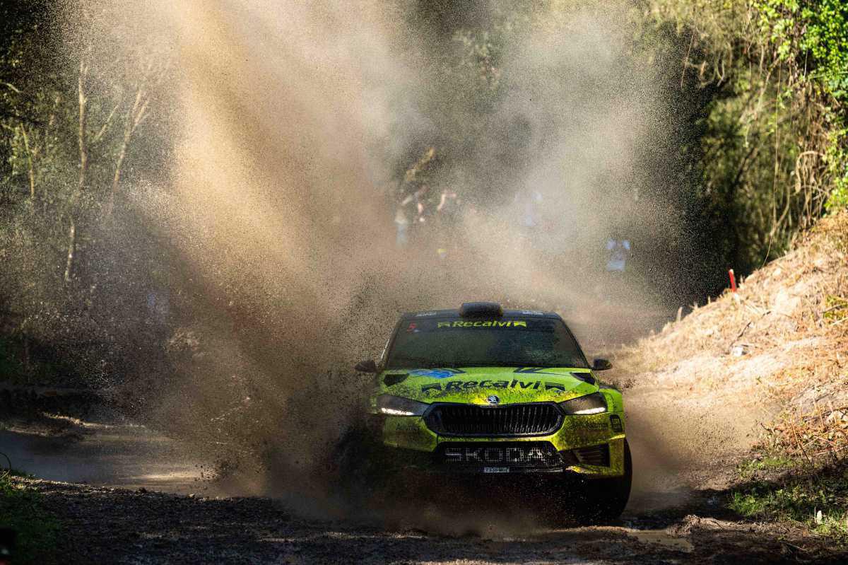 'Cohete' Suárez toma ventaja en la etapa de tierra 'Cohete' Suárez toma ventaja en la etapa de tierra