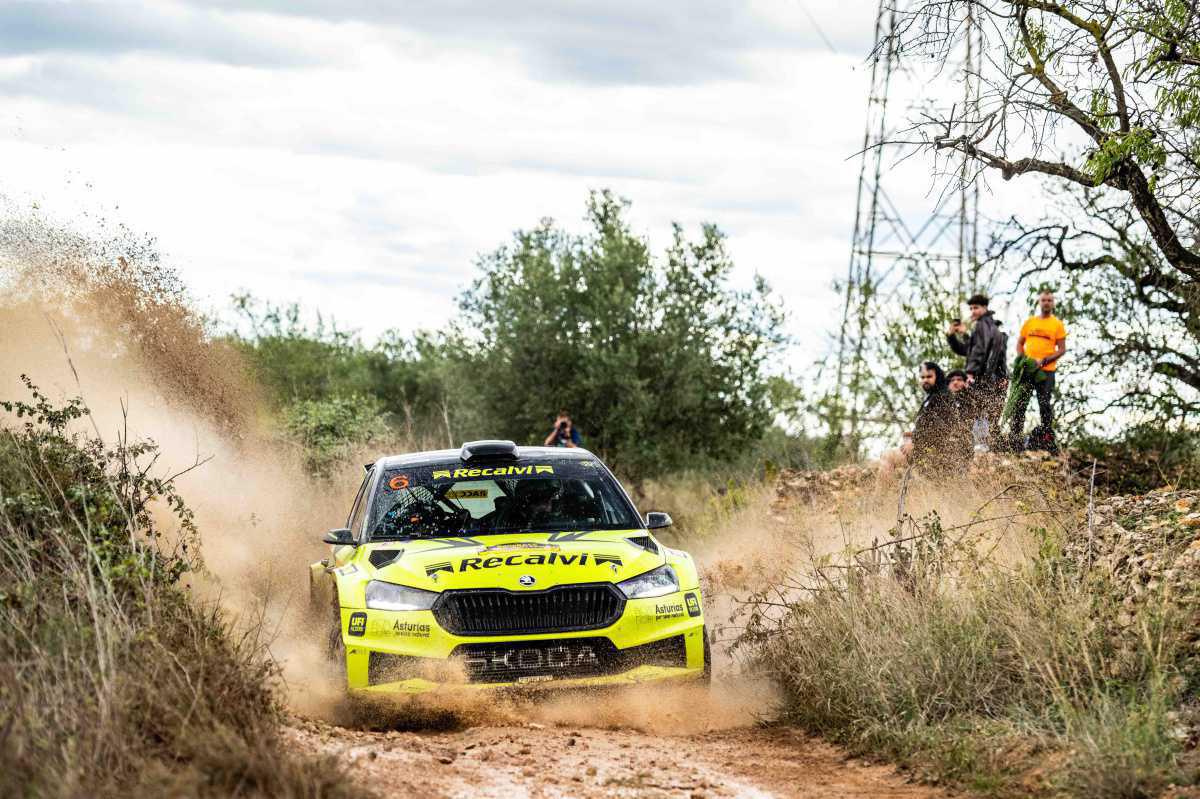 Suárez encabeza una intensa pugna, con cuatro pilotos en menos de 5 segundos Suárez encabeza una intensa pugna, con cuatro pilotos en menos de 5 segundos