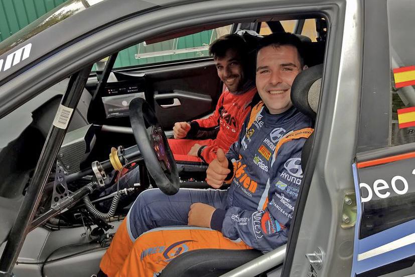 Javier Martínez, nuevo copiloto de Iván Ares Javier Martínez, nuevo copiloto de Iván Ares