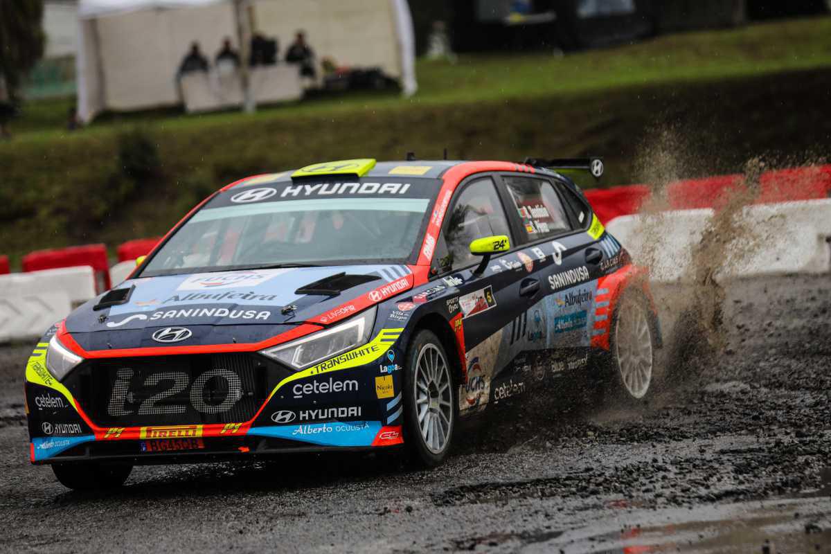 Sergi Pérez, tercero en el Motorshow AutoClássico de Oporto Sergi Pérez, tercero en el Motorshow AutoClássico de Oporto