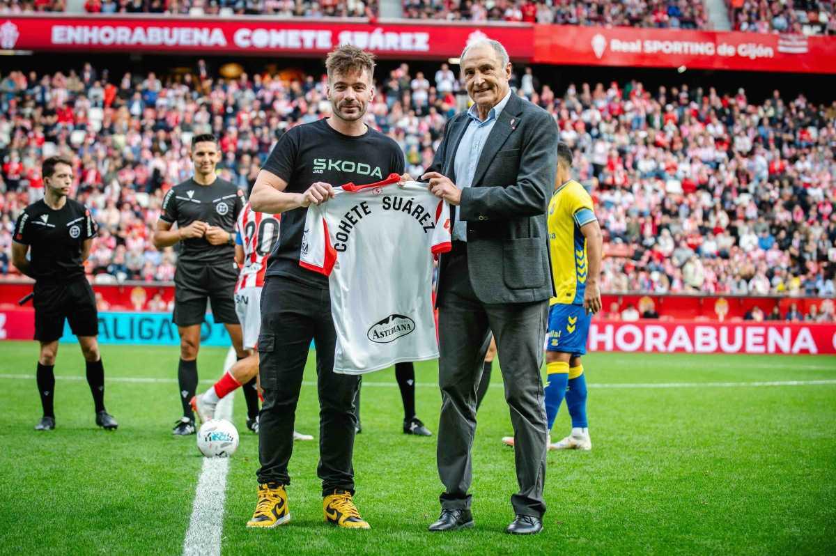 'Cohete' Suárez, homenajeado como tricampeón del S-CER por el Real Sporting de Gijón