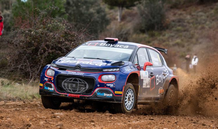 Primer triunfo de Alexander Villanueva y subcampeonato para Jan Solans