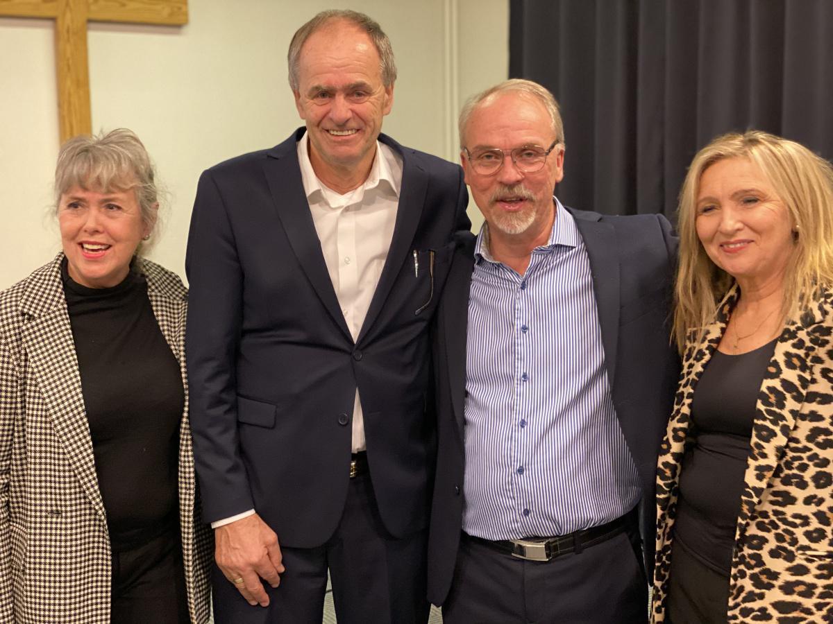 Sammen skal vi seire! Sammen skal vi seire!