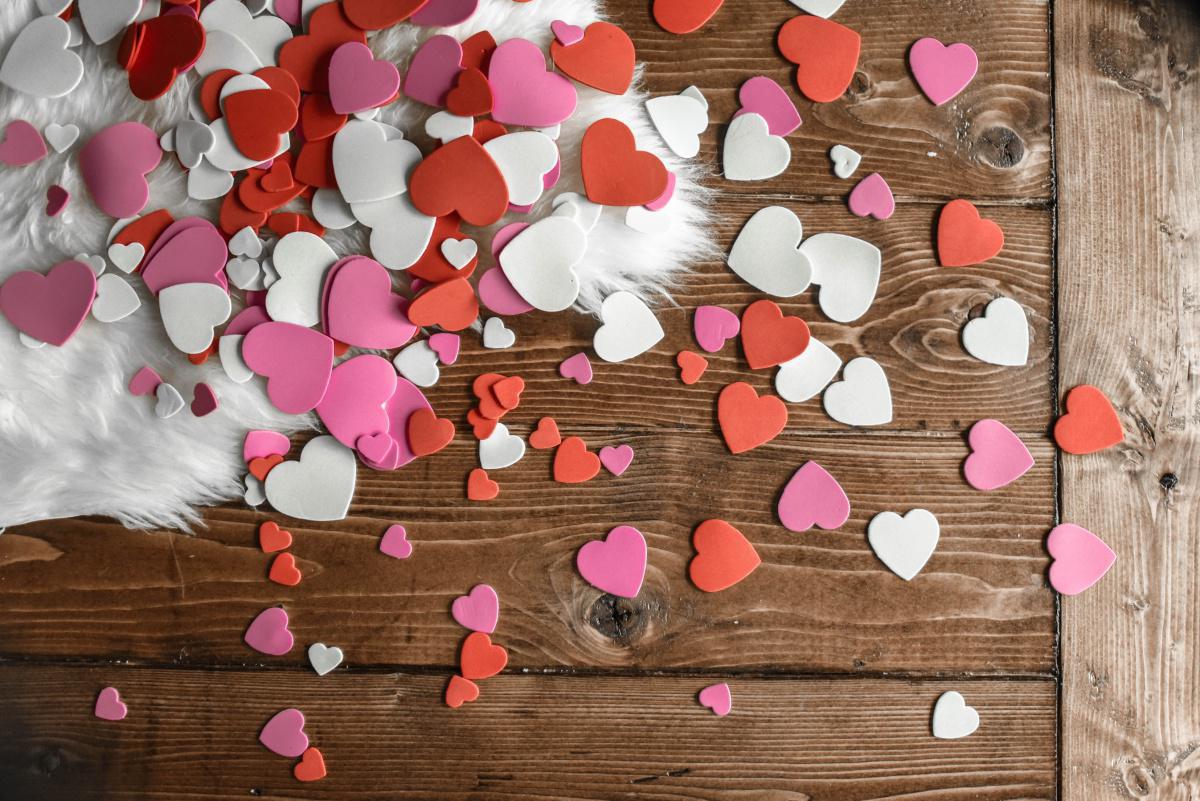 Valentine Seru, Di Rumah Dulu