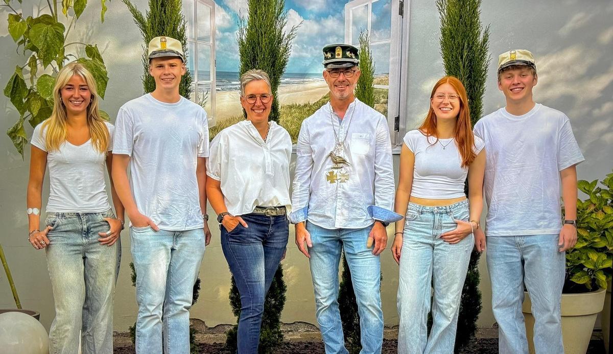 Unser aktueller Thron Unser aktueller Thron