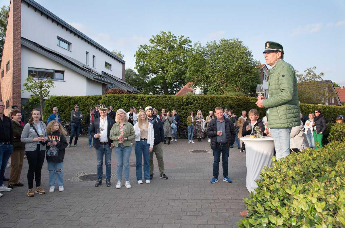 Bögen bei König und Königin hängen Bögen bei König und Königin hängen
