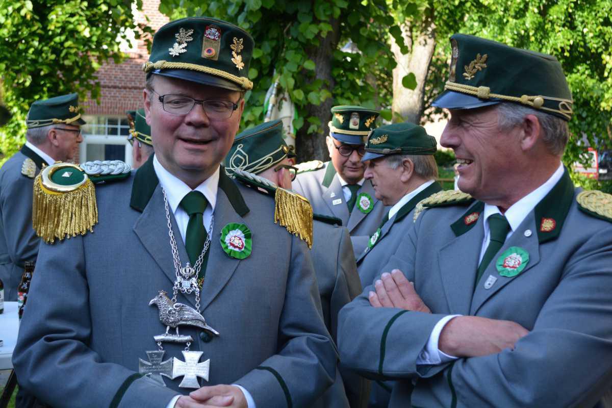 Ludger Pingel ist neues Ehrenmitglied im LBSV Ludger Pingel ist neues Ehrenmitglied im LBSV