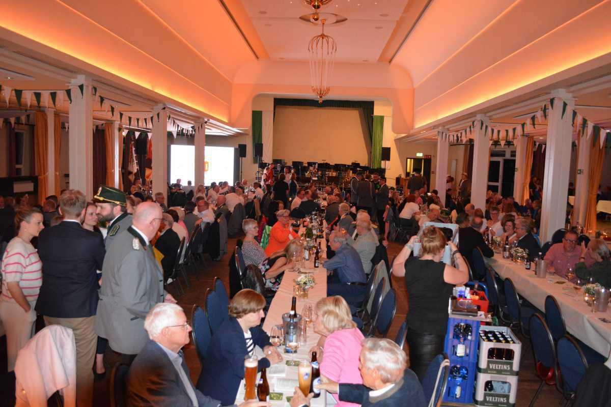 Ludger Pingel ist neues Ehrenmitglied im LBSV Ludger Pingel ist neues Ehrenmitglied im LBSV