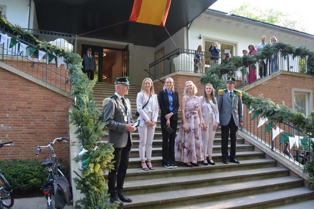 Ludger Pingel ist neues Ehrenmitglied im LBSV Ludger Pingel ist neues Ehrenmitglied im LBSV