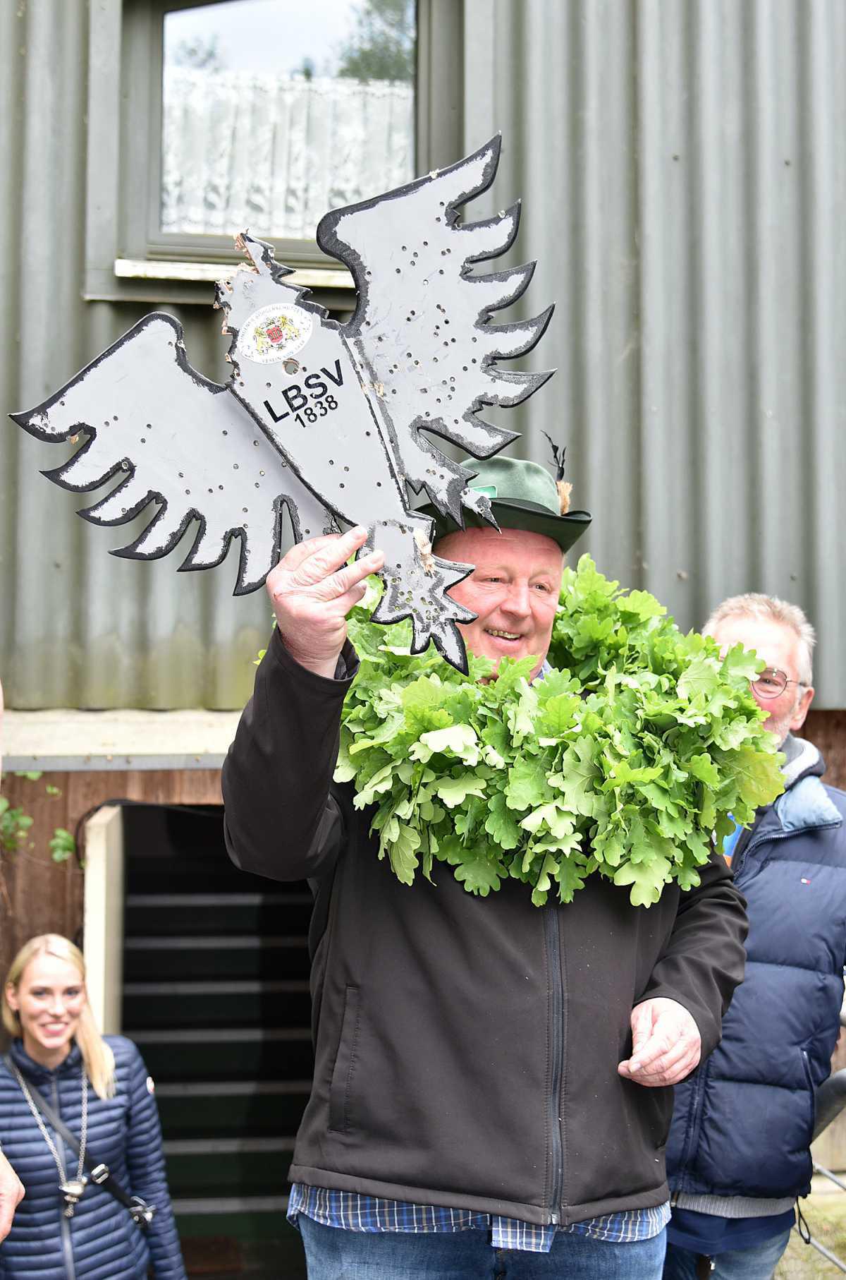 Peter Wellen ist neuer Bürgerschützenkönig Peter Wellen ist neuer Bürgerschützenkönig