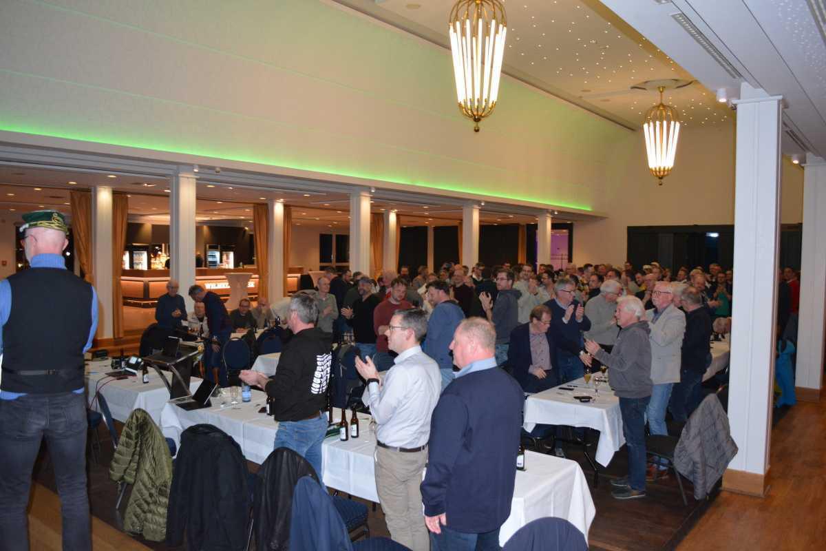 Standing Ovations für Daniel Grönniger auf der Generalversammlung 2025 Standing Ovations für Daniel Grönniger auf der Generalversammlung 2025