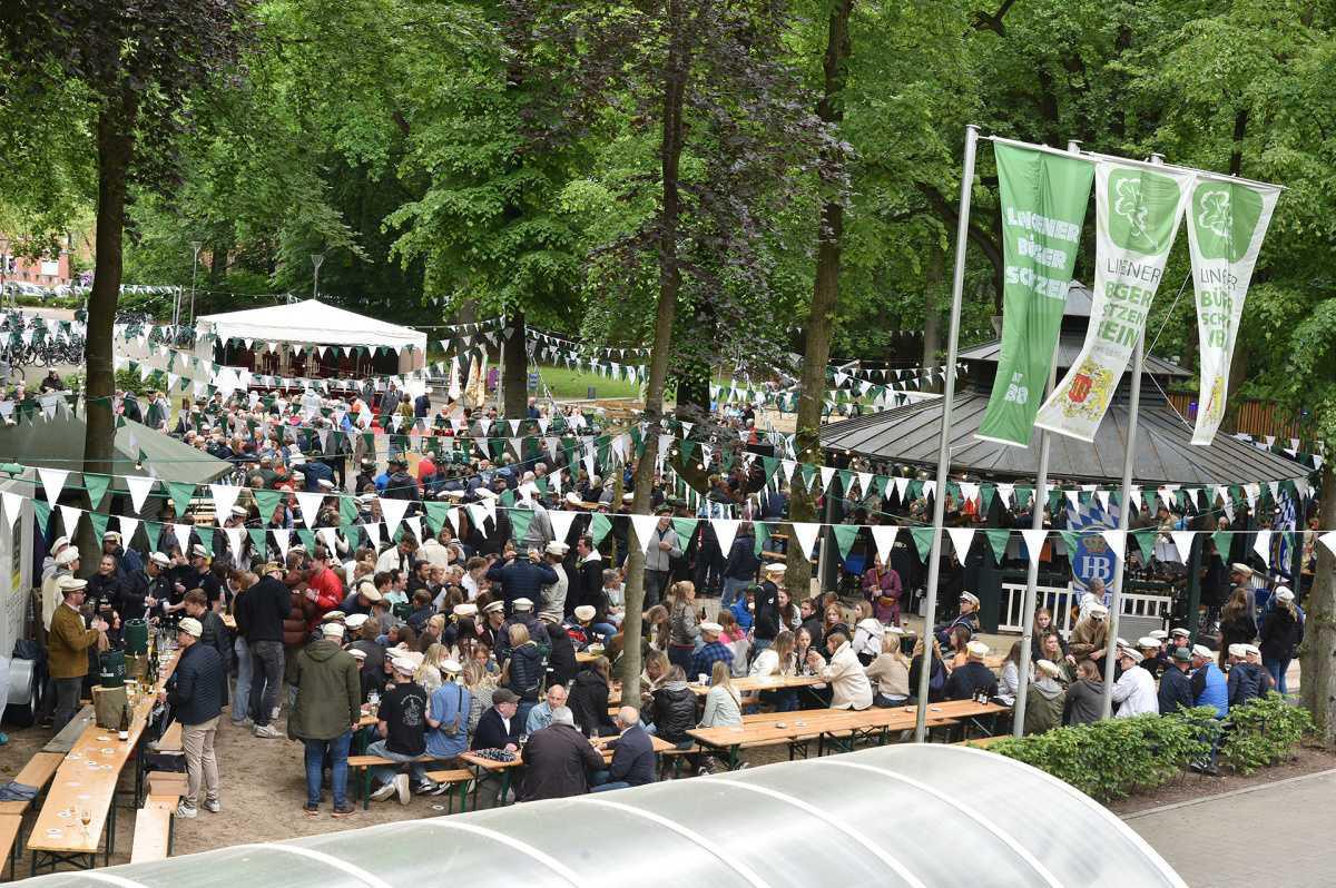 Frühschoppen und Königsschießen