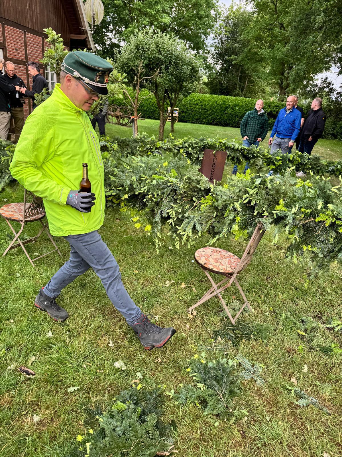 24 Meter Bogen für die Freitreppe sind gebunden!!! 24 Meter Bogen für die Freitreppe sind gebunden!!!