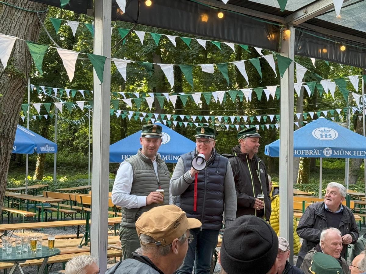 Die Stadt ist geschmückt Die Stadt ist geschmückt