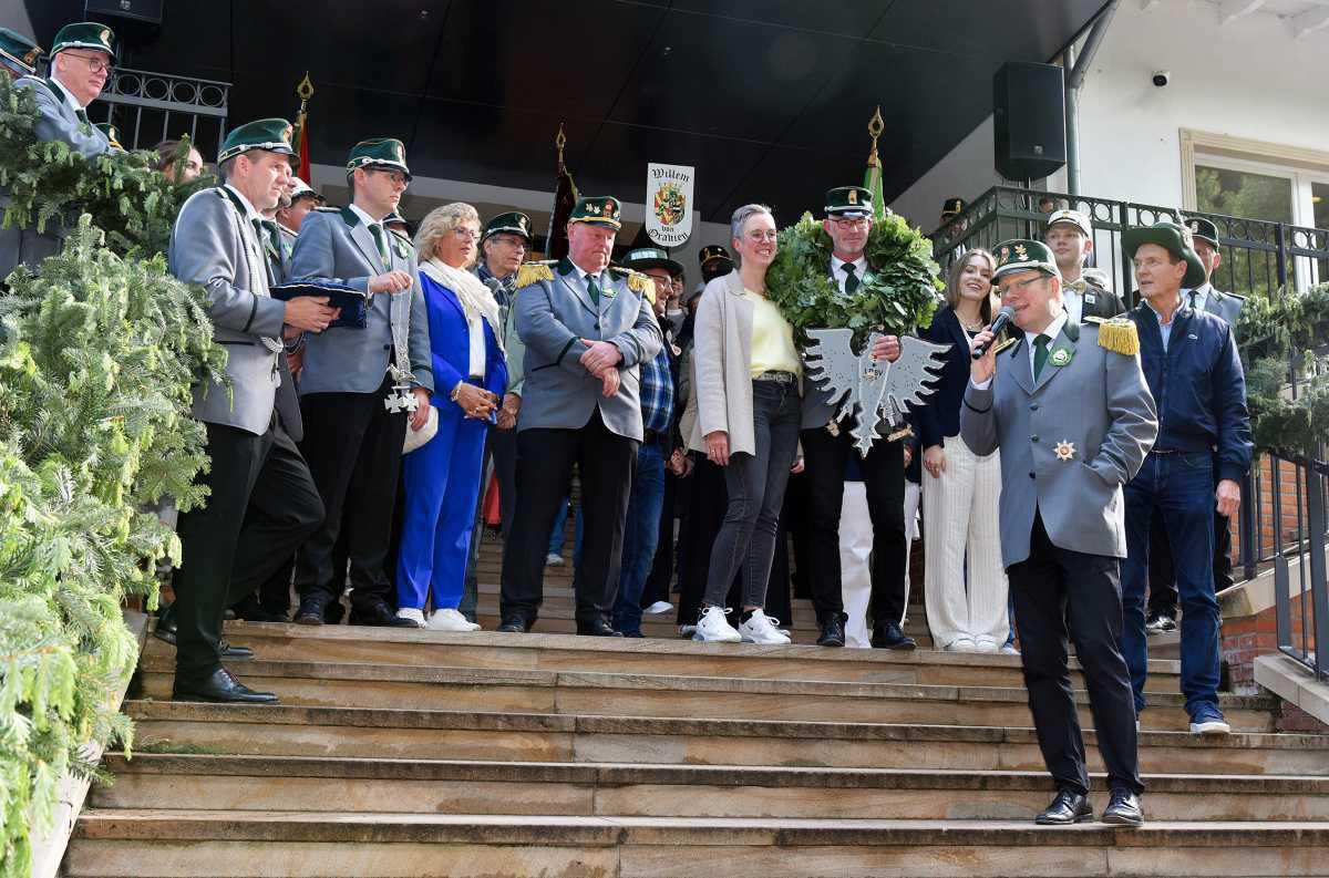 Ingo Neugebauer ist neuer König der Lingener Bürgerschützen Ingo Neugebauer ist neuer König der Lingener Bürgerschützen