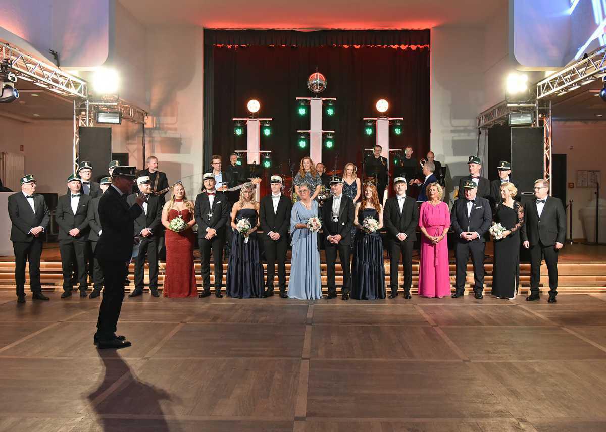 Grandioser Winterball 2025 in ausverkaufter Wilhelmshöhe Grandioser Winterball 2025 in ausverkaufter Wilhelmshöhe