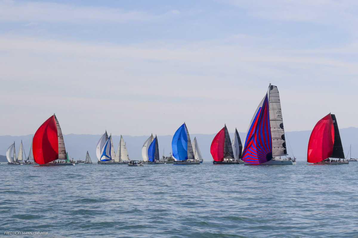 Velejadores comemoram retorno da Semana Internacional de Vela de Ilhabela Velejadores comemoram retorno da Semana Internacional de Vela de Ilhabela