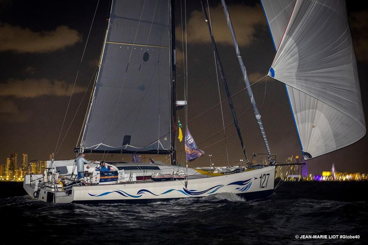 Barco anglo-americano vence etapa Globe 40 no Recife (PE)