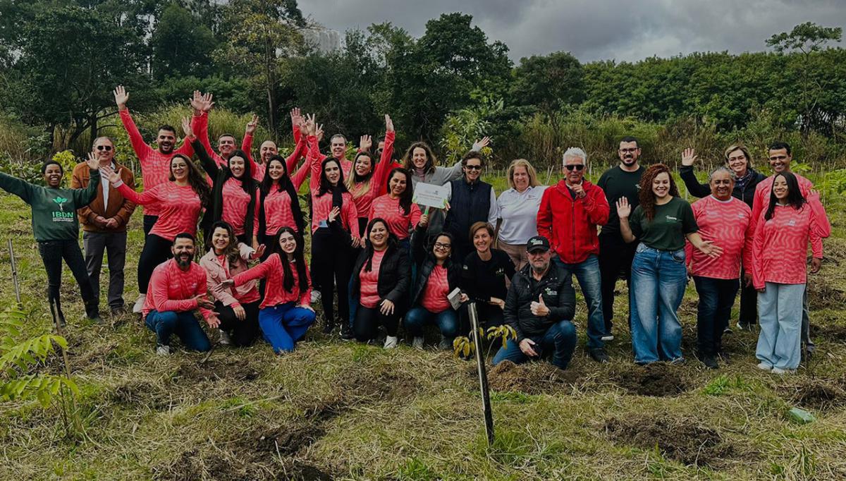 CBVela faz plantio de árvores em comemoração ao Dia Internacional do Meio Ambiente CBVela faz plantio de árvores em comemoração ao Dia Internacional do Meio Ambiente