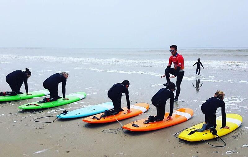 Antoine Bernars - gérant de l’école de surf du nord  Antoine Bernars - gérant de l’école de surf du nord