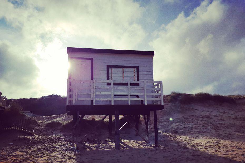 Sangatte : "la Plage des Baraques" une marque locale de vêtements en soutien aux chalets menacés de Blériot-Plage  Sangatte : "la Plage des Baraques" une marque locale de vêtements en soutien aux chalets menacés de Blériot-Plage