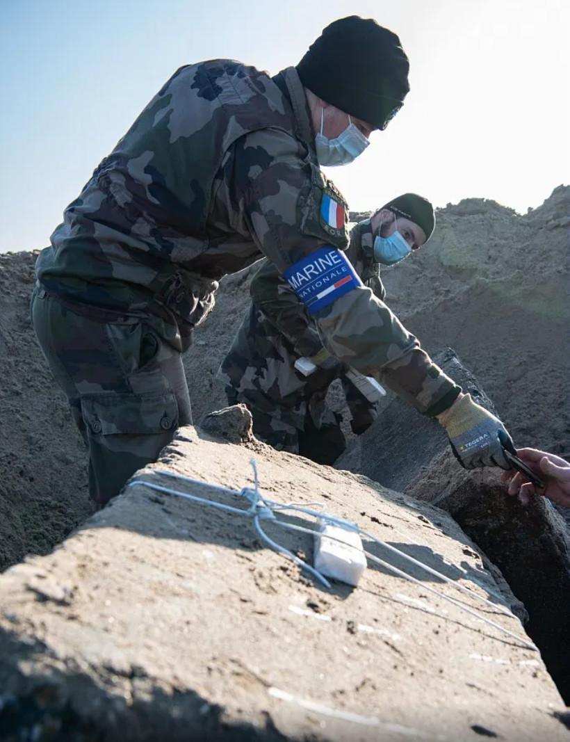 Les démineurs ont neutralisé 2 mines antichar et un obus de 274mm Les démineurs ont neutralisé 2 mines antichar et un obus de 274mm