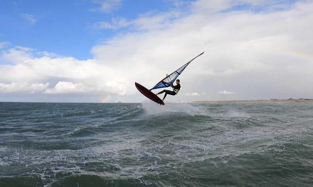  Pierre Macquaert vainqueur d'un joli downwind entre Wissant et Sangatte 