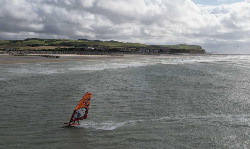 Pierre Macquaert vainqueur d'un joli downwind entre Wissant et Sangatte Pierre Macquaert vainqueur d'un joli downwind entre Wissant et Sangatte