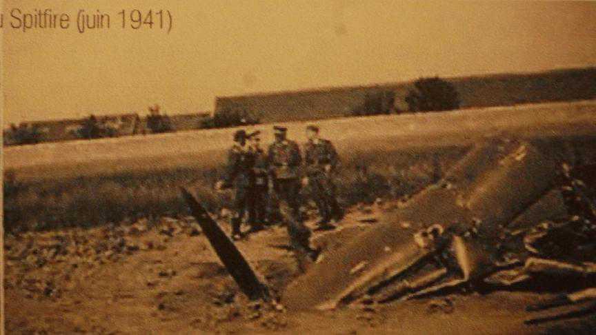 Une stèle pour Piotr Laguna, aviateur de la Royal Air Force abattu au-dessus de Sangatte Une stèle pour Piotr Laguna, aviateur de la Royal Air Force abattu au-dessus de Sangatte