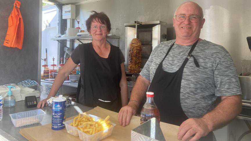Sangatte: une friterie s’installe pour l’été place de la mairie Sangatte: une friterie s’installe pour l’été place de la mairie