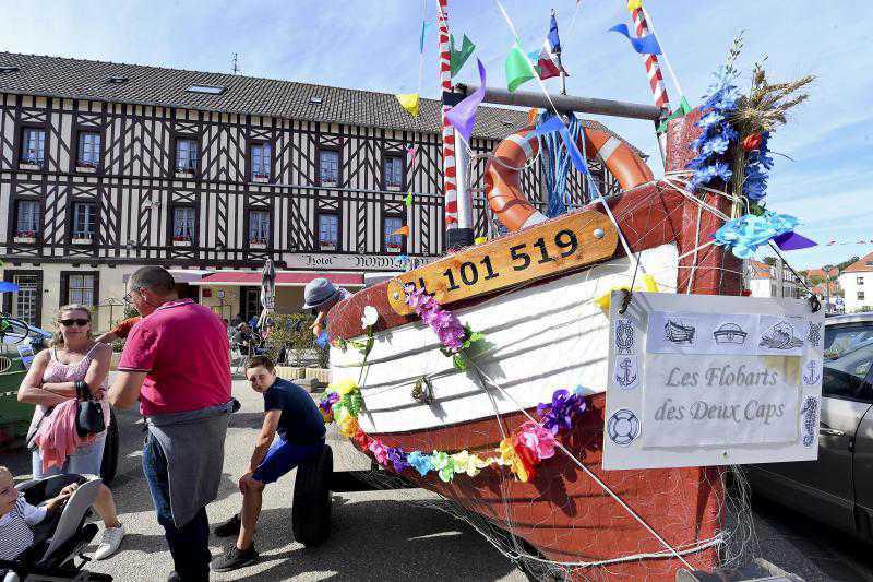 Wissant : un défilé haut en couleur pour clôturer la Fête du flobart Wissant : un défilé haut en couleur pour clôturer la Fête du flobart