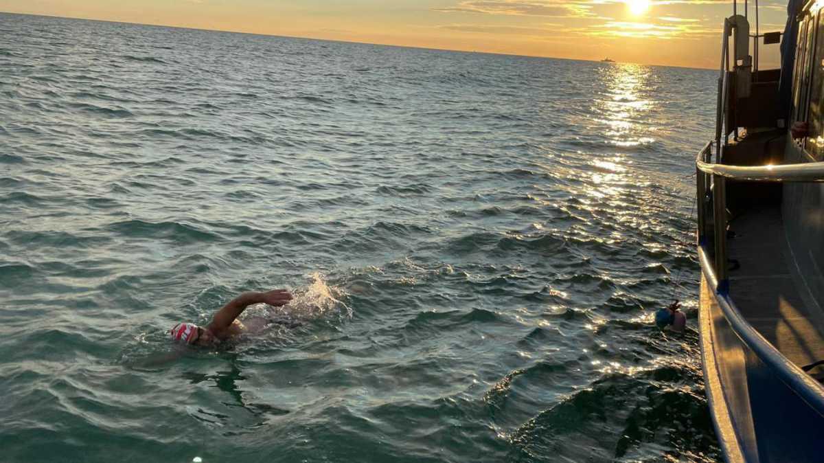 Un Calaisien réussit la traversée de la Manche à la nage