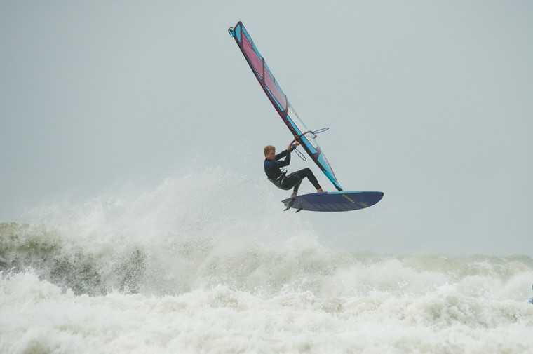 ules Denel : "Jamais facile de remporter une compétition comme la Wissant Wave Classic 2022" (Interview) ules Denel : "Jamais facile de remporter une compétition comme la Wissant Wave Classic 2022" (Interview)