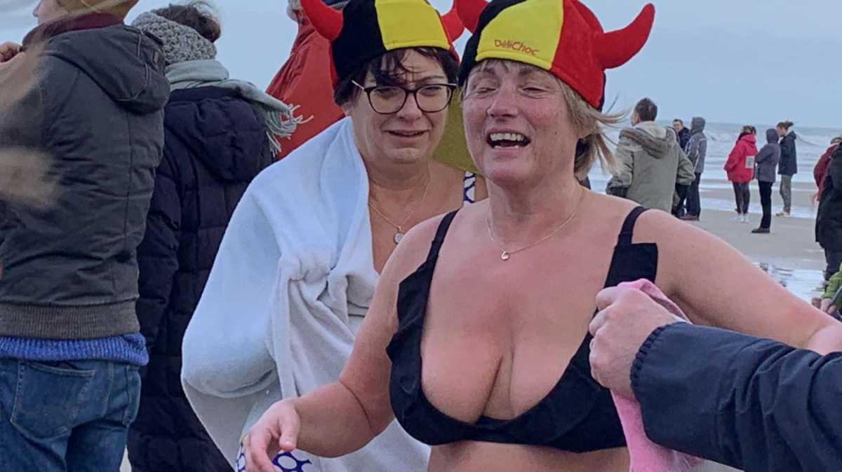 Wissant : 300 baigneurs se sont lancés à l’eau en cette première journée de 2023 ! Wissant : 300 baigneurs se sont lancés à l’eau en cette première journée de 2023 !