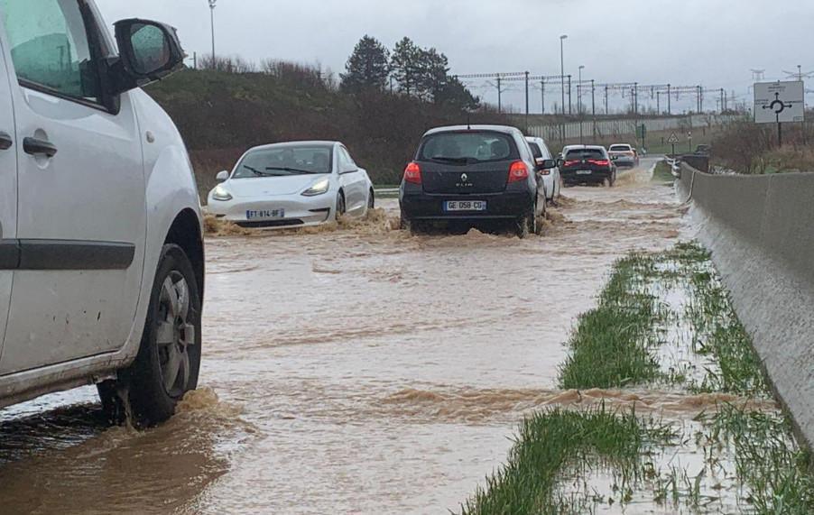 De Leubringhen à Fréthun, les cours d’eau et ruisseaux sortent de leurs lits De Leubringhen à Fréthun, les cours d’eau et ruisseaux sortent de leurs lits