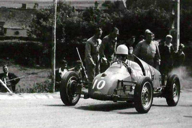 Coulogne: Guy Lemaire signe son deuxième livre, sur la course de côte, au cran d’Escalles Coulogne: Guy Lemaire signe son deuxième livre, sur la course de côte, au cran d’Escalles