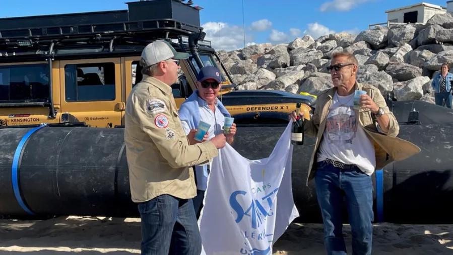 VIDEO - Deux véhicules amphibies traversent la Manche en 4 heures entre Douvres et Sangatte, un défi fou VIDEO - Deux véhicules amphibies traversent la Manche en 4 heures entre Douvres et Sangatte, un défi fou