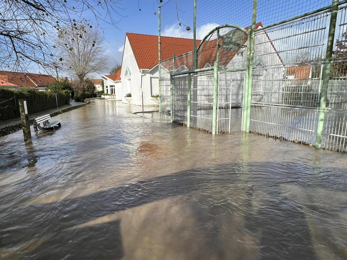 "Ça a été intense et soudain" : des villages de la Côte d’Opale partiellement inondés