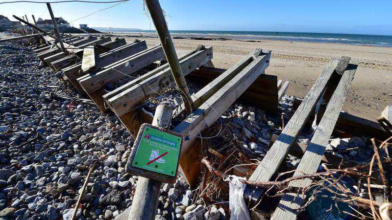 Chalets en danger à Wissant, la maire alerte : « Il faut 80 mètres d’enrochements » Chalets en danger à Wissant, la maire alerte : « Il faut 80 mètres d’enrochements »